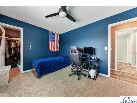 895 NE Lee Street Owatonna MN 55060-6242