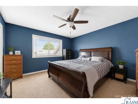 895 NE Lee Street Owatonna MN 55060-6242