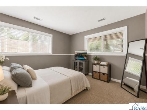 895 NE Lee Street Owatonna MN 55060-6242