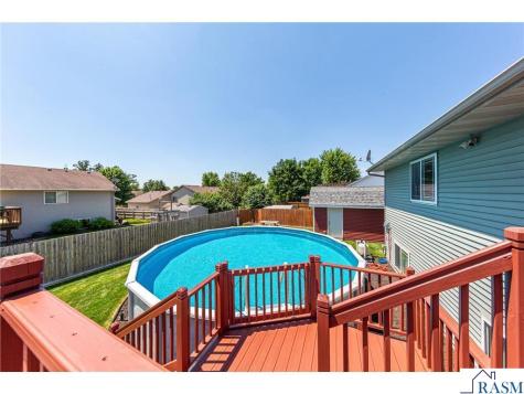 895 NE Lee Street Owatonna MN 55060-6242