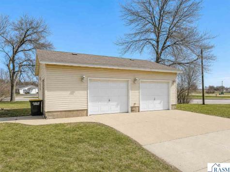672 S Anna Avenue Lake Crystal MN 56055