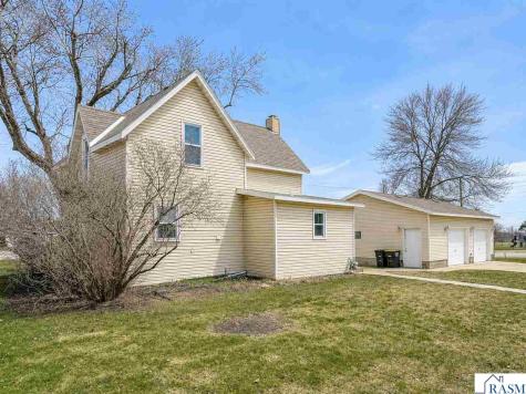 672 S Anna Avenue Lake Crystal MN 56055