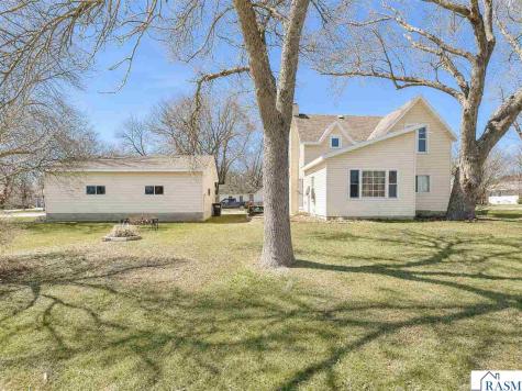 672 S Anna Avenue Lake Crystal MN 56055