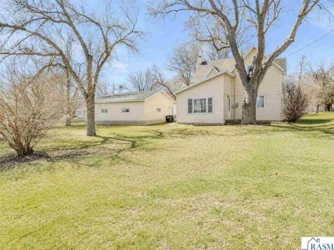 672 S Anna Avenue Lake Crystal MN 56055