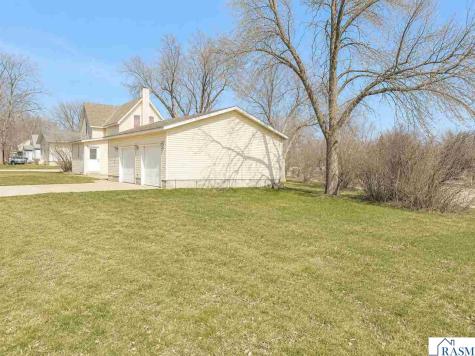 672 S Anna Avenue Lake Crystal MN 56055
