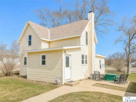 672 S Anna Avenue Lake Crystal MN 56055