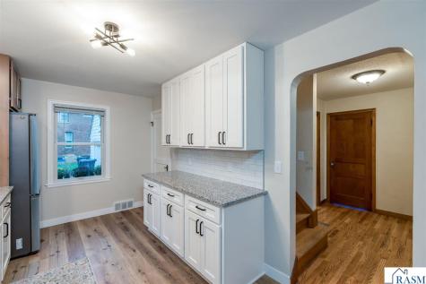 1204 N 4th Street Mankato MN 56001