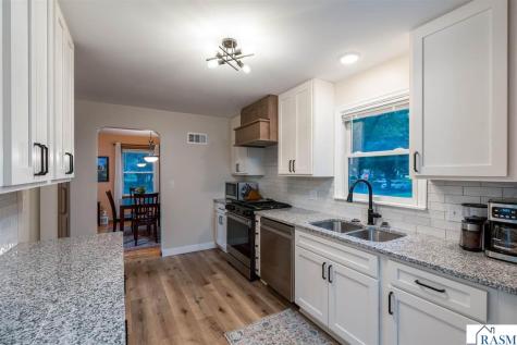 1204 N 4th Street Mankato MN 56001