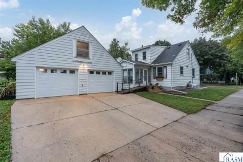 1204 N 4th Street Mankato MN 56001