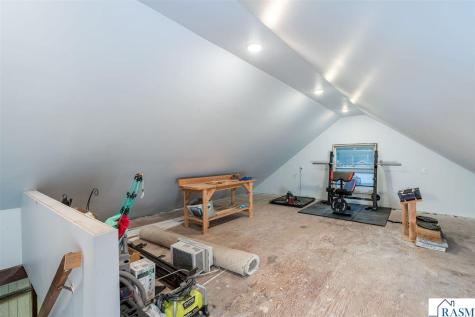 1204 N 4th Street Mankato MN 56001