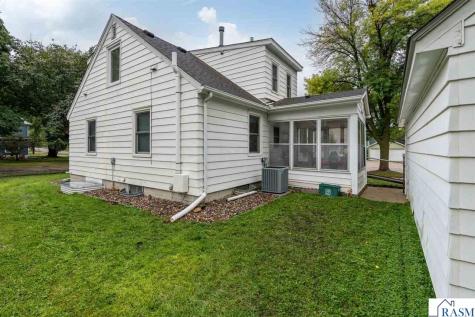1204 N 4th Street Mankato MN 56001