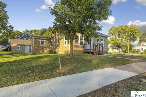 321 Oak Street Le Sueur MN 56058