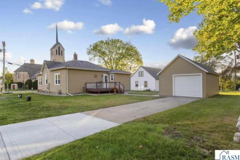 321 Oak Street Le Sueur MN 56058