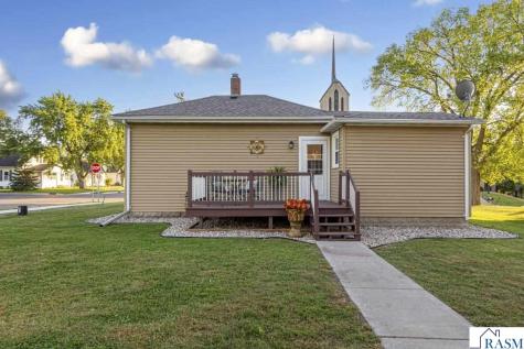321 Oak Street Le Sueur MN 56058