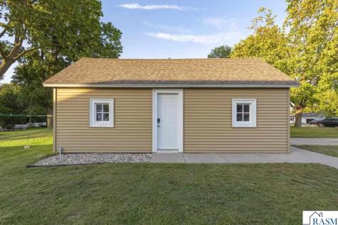 321 Oak Street Le Sueur MN 56058