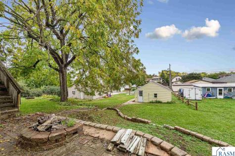 613 S Broadway Street New Ulm MN 56073