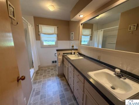 103 Camelsback Road New Ulm MN 56073