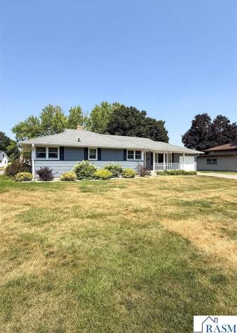103 Camelsback Road New Ulm MN 56073