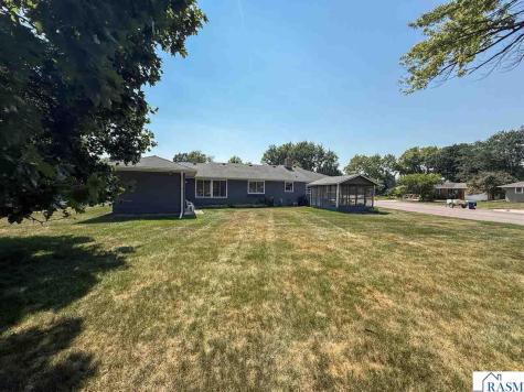 103 Camelsback Road New Ulm MN 56073