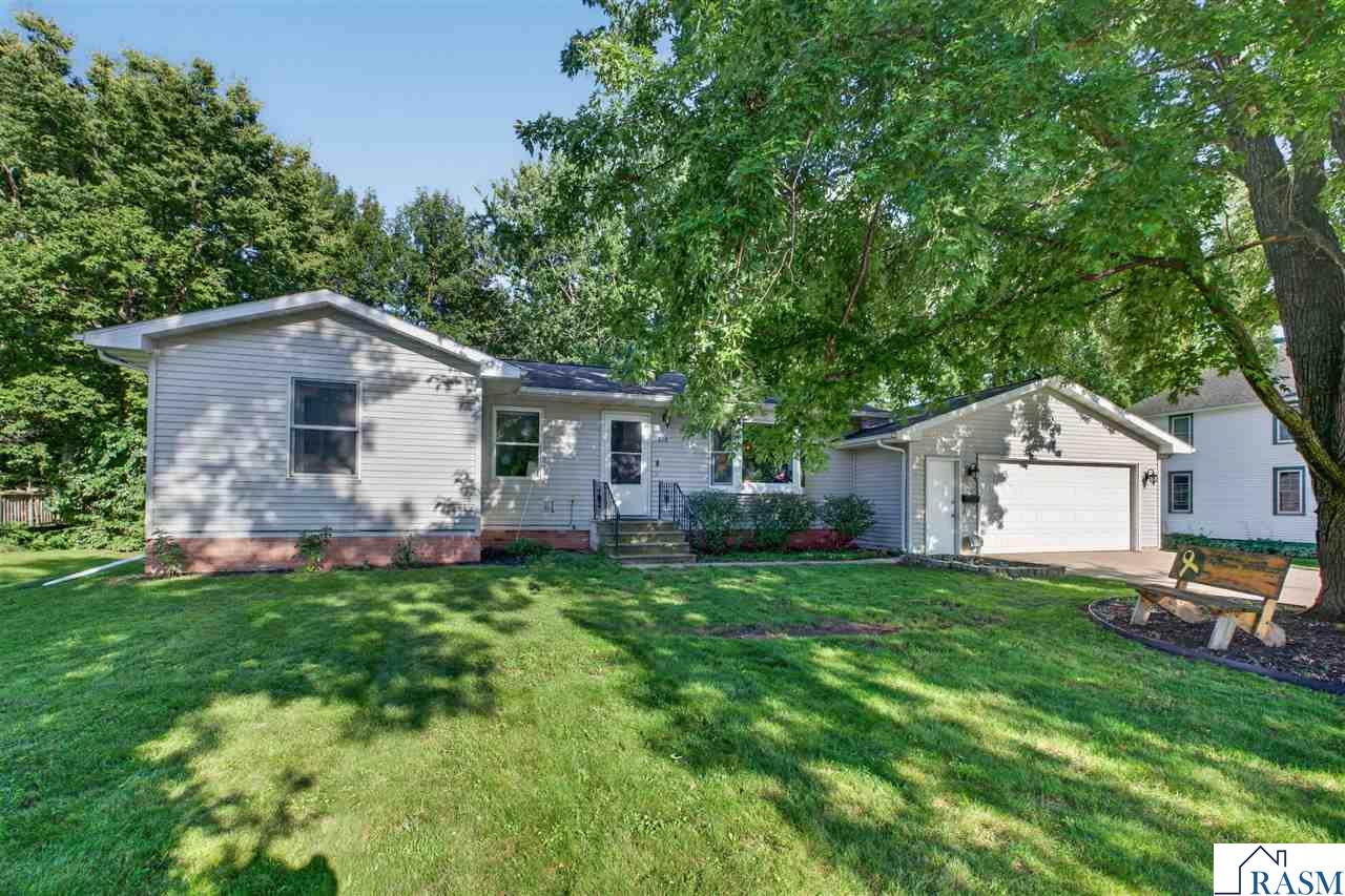 618 N 1 Street Waterville MN 56096