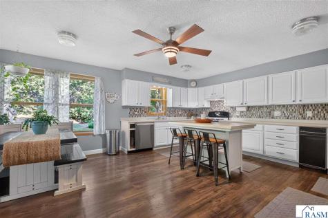 618 N 1 Street Waterville MN 56096