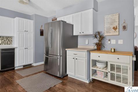 618 N 1 Street Waterville MN 56096
