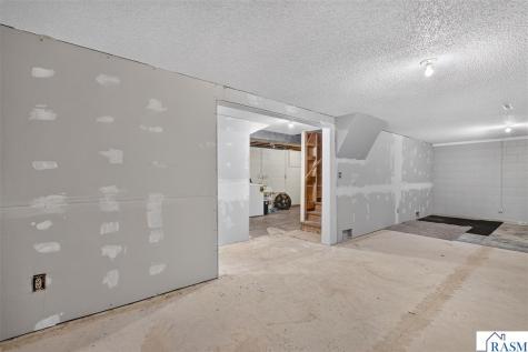 618 N 1 Street Waterville MN 56096