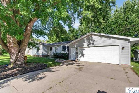 618 N 1 Street Waterville MN 56096