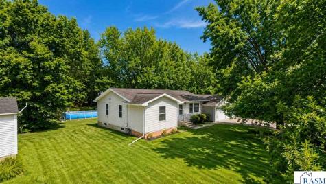 618 N 1 Street Waterville MN 56096