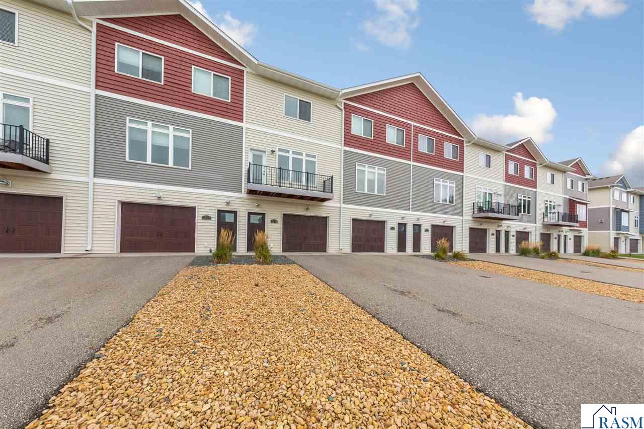 2194 Rolling Green Trail North Mankato MN 56003
