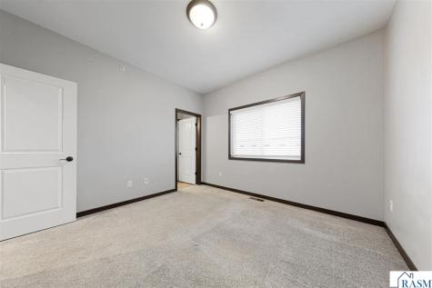 2194 Rolling Green Trail North Mankato MN 56003