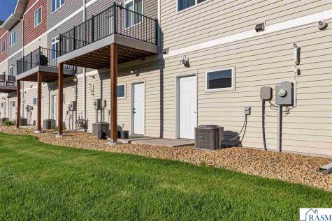 2194 Rolling Green Trail North Mankato MN 56003