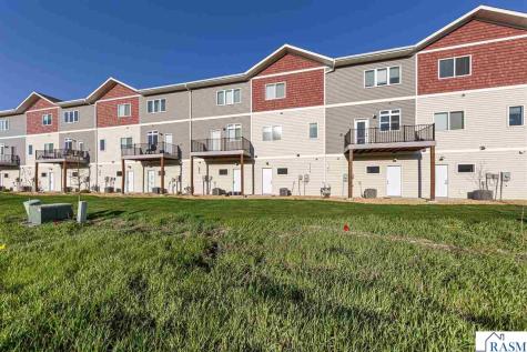 2194 Rolling Green Trail North Mankato MN 56003