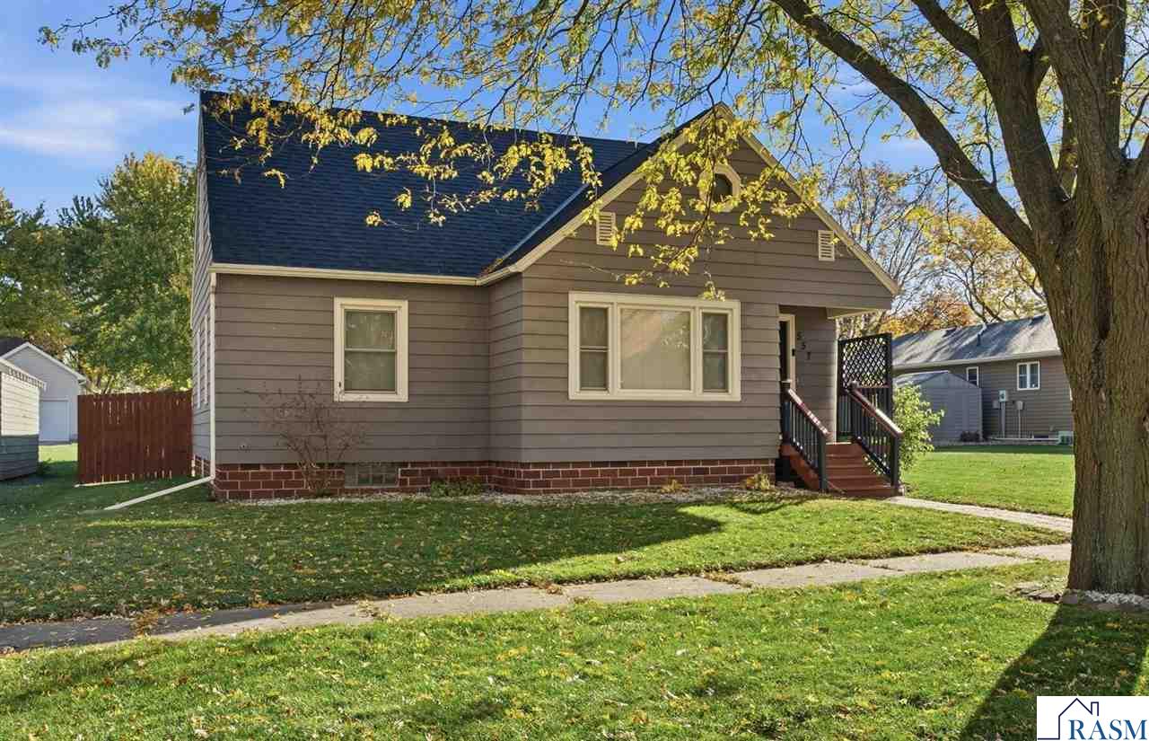 557 SE 2nd Avenue Wells MN 56097