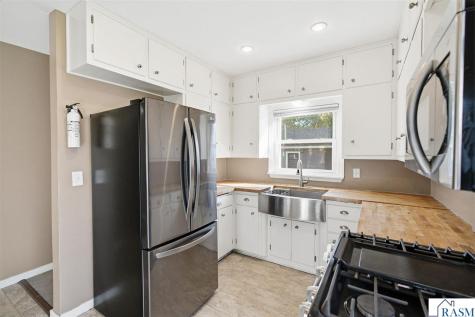 557 SE 2nd Avenue Wells MN 56097