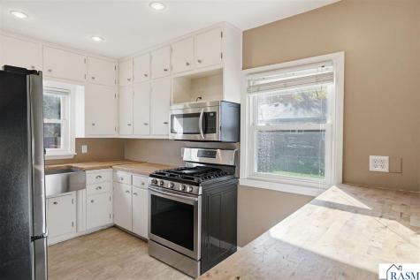 557 SE 2nd Avenue Wells MN 56097
