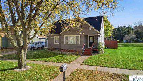 557 SE 2nd Avenue Wells MN 56097