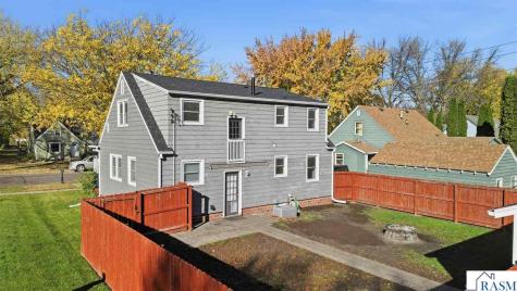 557 SE 2nd Avenue Wells MN 56097