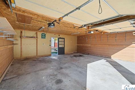 557 SE 2nd Avenue Wells MN 56097