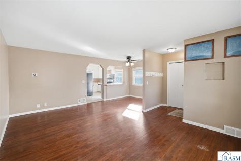 557 SE 2nd Avenue Wells MN 56097
