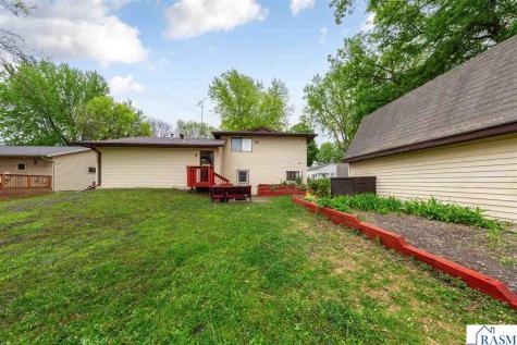 220 S Montgomery Avenue Le Center MN 56057