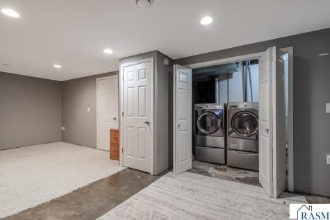 725 S Minnesota Street New Ulm MN 56073
