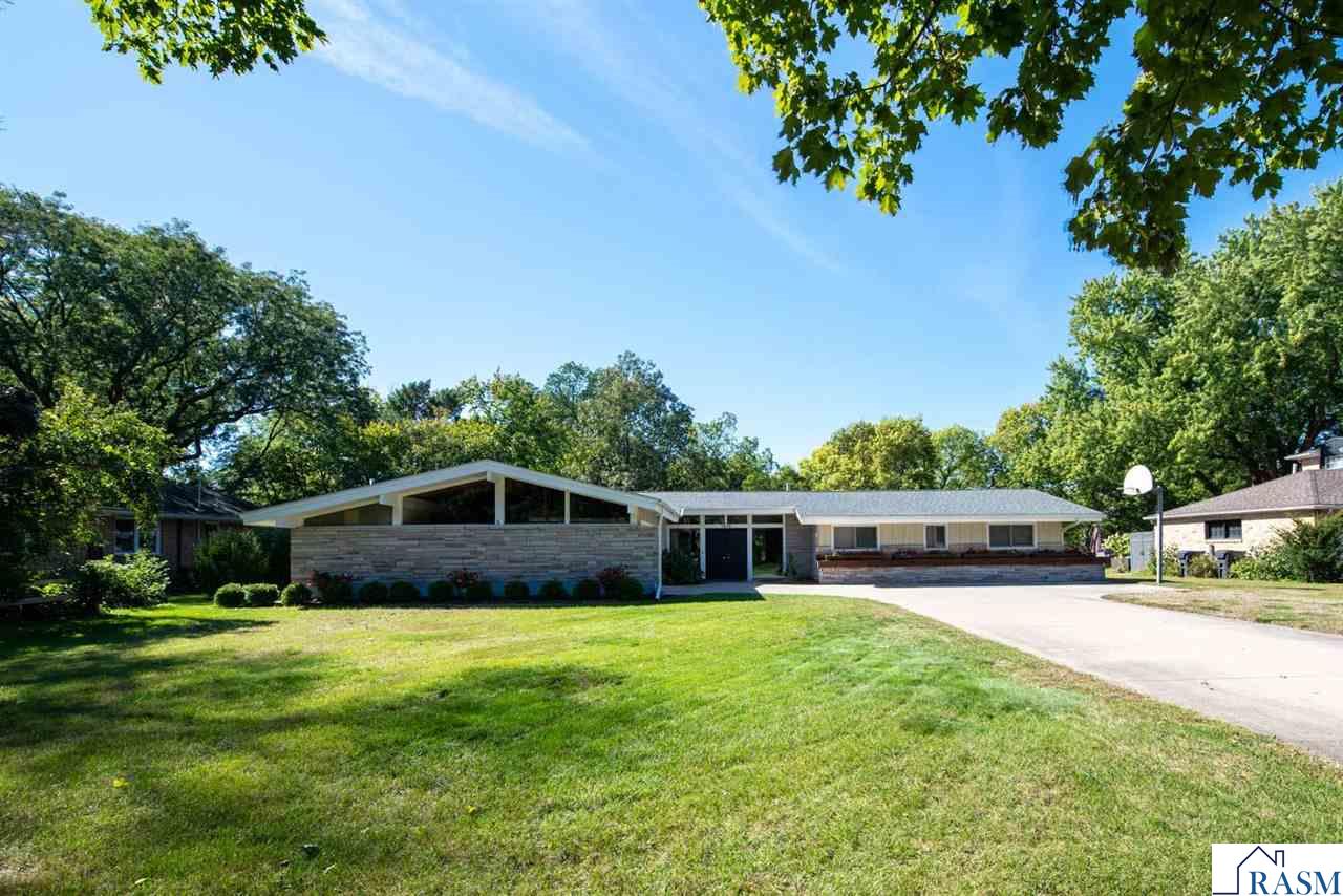 1214 W River Drive Mankato MN 56001