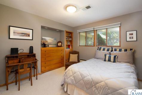 1214 W River Drive Mankato MN 56001