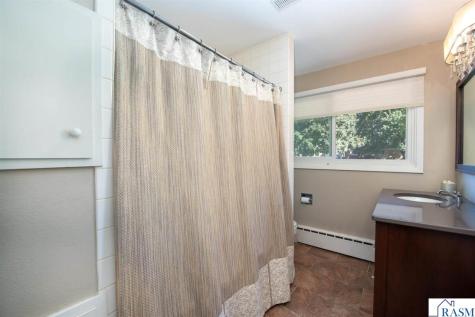 1214 W River Drive Mankato MN 56001