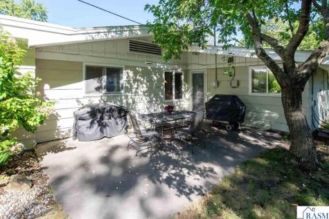 1214 W River Drive Mankato MN 56001