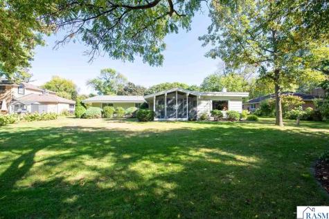 1214 W River Drive Mankato MN 56001