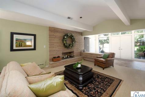 1214 W River Drive Mankato MN 56001