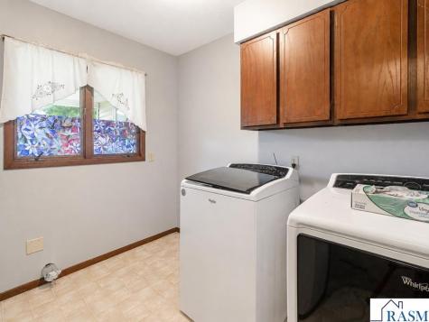 127 E Higbie Avenue Minnesota Lake MN 56068