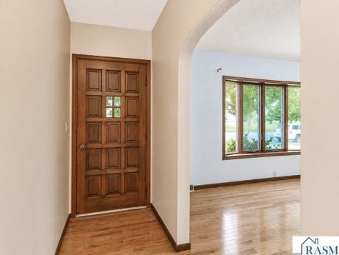127 E Higbie Avenue Minnesota Lake MN 56068